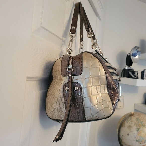 Vintage Guess Handbag Y2K Faux Leather Bling Gold Silver Purse Satchel Bag Retro - Picture 8 of 13